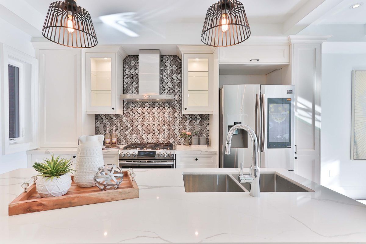 Mirrored Backsplash Ideas: Elevate Your Kitchen’s Aesthetics with Elegance